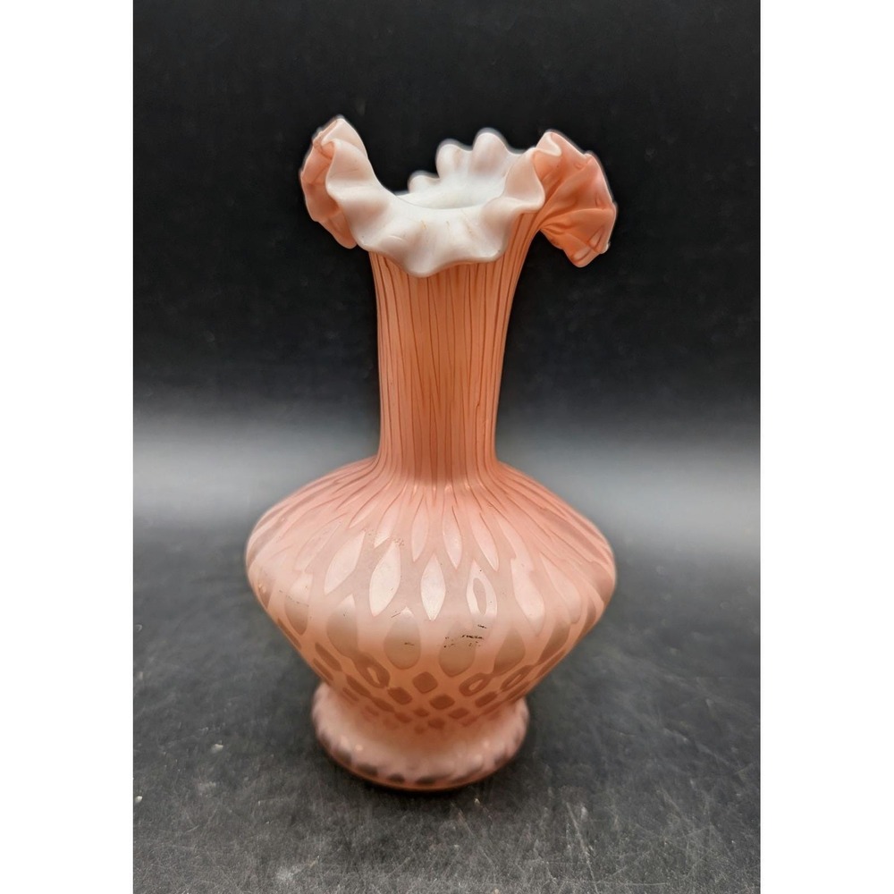 Vintage Pink Satin Opalescent‎ Diamond Quilt Ruffled Rim Art Glass Vase 6 inch